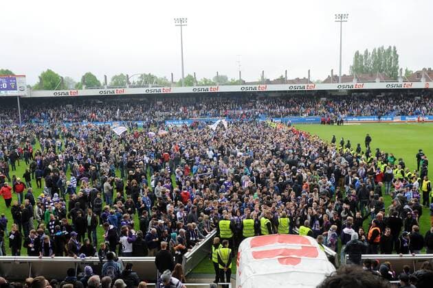 Osnabrück, Deutschland 18. Mai 2013: 3. Bundesliga 12 13 - VfL Osnabrück vs. Alemannia Aachen. Osnabrück jubelt nach dem erreichen der Relegation. mt