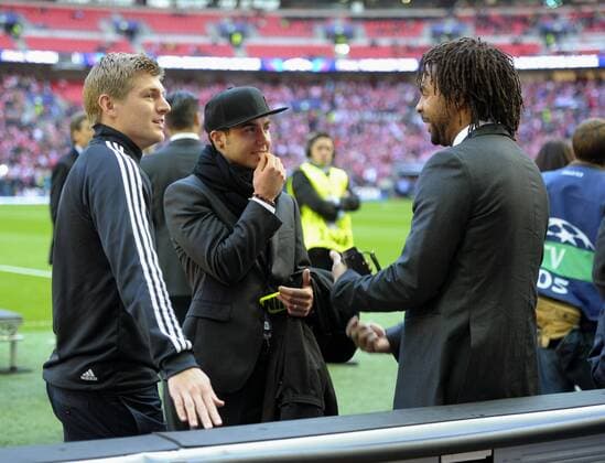 25.05.2013, Fussball Champions League Finale: Borussia Dortmund - FC Bayern München, im Wembley-Stadion London (England). v.li: Toni Kroos (Bayern München), Mario Götze (BVB), Patrick Owomoyela (BVB).