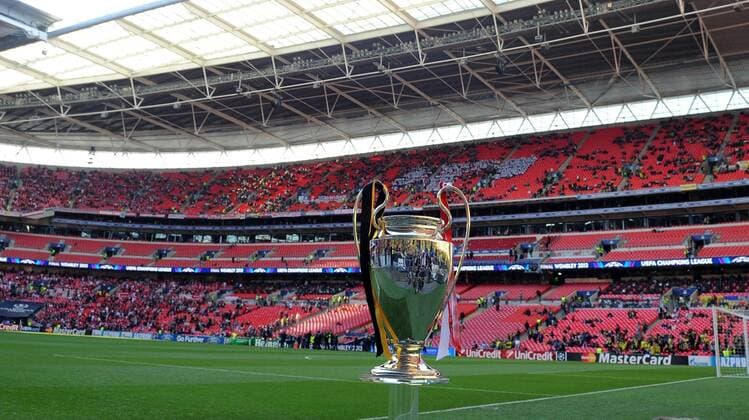 FUSSBALL CHAMPIONS LEAGUE SAISON 2012 2013 FINALE Borussia Dortmund - FC Bayern Muenchen 25.05.2013 Champions League Pokal im Wembley Stadion  FUL2250513013