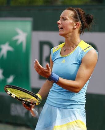 French Open 2013, Roland Garros,Paris,ITF Grand Slam Tennis Tournament,Dinah Pfizenmaier (GER) ärgert sich über einen verlorenen Punkt,Ärger Frust,Emotion,Mimik,Gestik, Einzelbild,Halbkörper,Hochformat,