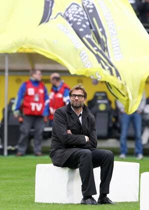Sonntag, 26.05.2013, Saison 2012 2013, Empfang der Mannschaft von Borussia Dortmund nach dem verlorenem Endspiel der Champions League gegen den FC Bayern München im Dortmunder Signal Iduna Park, Trainer Jürgen Klopp (BVB) verschränkt die Arme