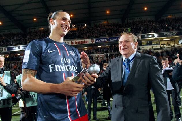 Zlatan Ibrahimovic (PSG) avec le trophee du meilleur buteur de ligue 1 FOOTBALL : FC Lorient vs Paris St Germain PSG - Ligue 1 - 26 05 2013 BrunoPerrel 