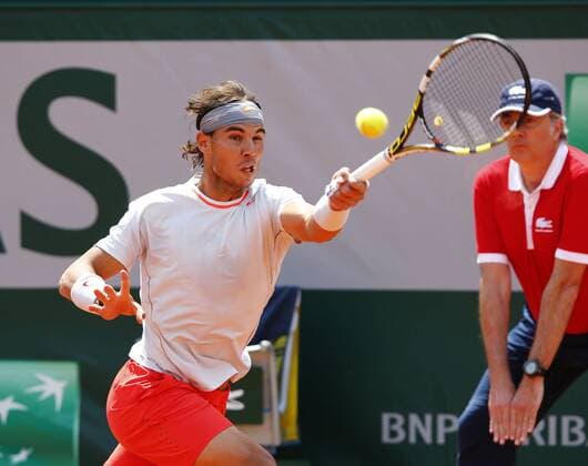 French Open 2013, Roland Garros,Paris,ITF Grand Slam Tennis Tournament, Rafael Nadal (ESP), Aktion,Einzelbild,Halbkoerper,Querformat,