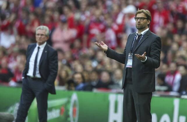 Juergen KLOPP, Chef - Trainer BVB, Trainer Cheftrainer Jupp HEYNCKES (FCB) gestikuliert und gibt Anweisungen, Aktion, Einzelbild, Gestik, Geste, Handbewegung, zeigen, deuten FC BAYERN MUENCHEN - BORUSSIA DORTMUND (2 -1 ) Fussball UEFA Champions League, Finale, im Wembley Stadion London am 25.05.2013 CL Saison 2012 2013, FCB, München, BVB