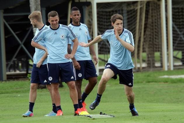 Aaron Hunt, Lukas Podolski, Dennis Aogo und Philipp Wollscheid (D)