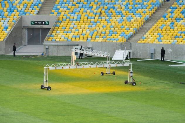 Gras des Platzes im wird für besseres Wachstum im Speziallicht beleuchtet Maracana Stadion in Brasilien. Rio de Janeiro RJ, Brasil 29 05 2013. x(11)xCelsoxPupox xFotoarenax  ()