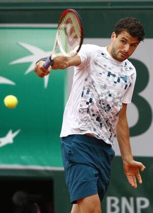 French Open 2013, Roland Garros,Paris,ITF Grand Slam Tennis Tournament, Grigor Dimitrov (BUL), Aktion,Einzelbild,Halbkoerper,Hochformat,