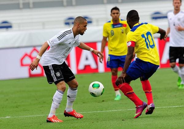 MAY 29 2013: Boca Raton, Florida, USA, Germany s (18) Sidney Sam and Ecuador defender Walter Ayovi (10) battle for the ball during Germany v Ecuador friendly International soccer match. SOCCER: MAY 29 Germany v Ecuador Icon1305290584 EDITORIAL USE ONLY