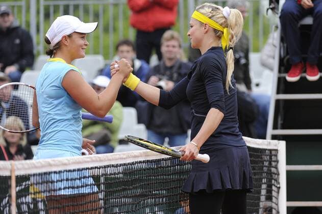 31.05.2013 Paris, France. Ashleigh Barty of Australia and Maria Kirilenko of Russia shake hands after the match in the second round of the French Open from Roland Garros. xDavidxEmmx  ActionPlus20255596