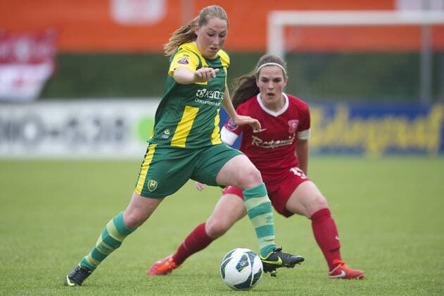 (L-R) Michelle Vrieling of ADO Den Haag, Siri Worm of FC Twente Vrouwen ADO Den Haag v FC Twente KNVB Beker Finale Dames 2012 2013 xVIxWillemxJanxDijkdrentxIVx 1586232