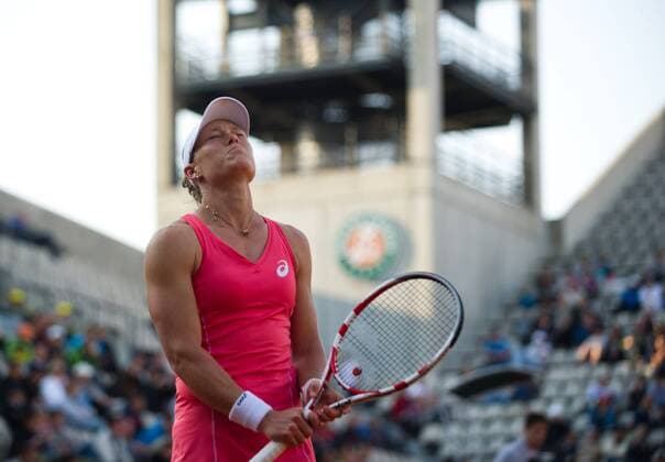 Australia s Samantha Stosur reacts during the women s singles third round match at the 2013 French Open tennis tournament in Paris, France, on June 1, 2013. (SP)FRANCE-PARIS-TENNIS-FRENCH OPEN 