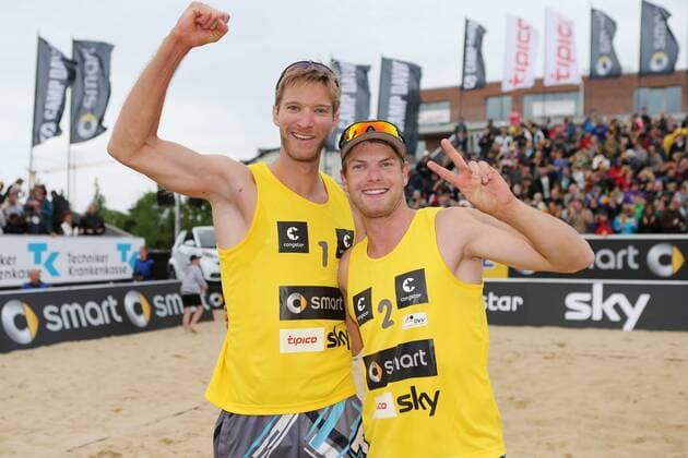Beachvolleyball: smart beach tour Hamburg 2013, Supercup - super cup, Sieger Sebastian Dollinger und Stefan Windscheif (1.Platz), HOCH ZWEI Malte Christians xHOCHxZWEIx xMaltexChristiansx