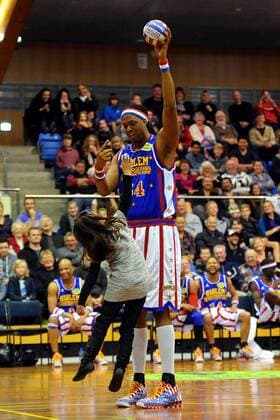 30.05.2013. Nelson,, New Zealand. Harlem Globetrotters "Stretch" and young fan during there New Zealand "You write the rules" visit to Nelson. Trafalgar Centre, Nelson, New Zealand. xChrisxSymesx  ActionPlus11414620