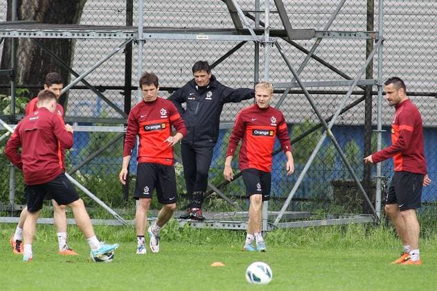 Krakow, 05.06.2013 - Nationalteam Polen - Training - GRZEGORZ KRYCHOWIAK DANIEL LUKASIK MARCIN WASILEWSKI ROBERT LEWANDOWSKI WALDEMAR FORNALIK -  130605MIS029