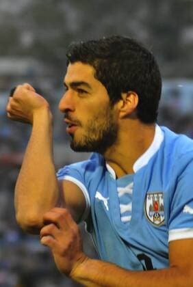 Football, Uruguay vs Francia. Friendly match Uruguay s player Luis Suarez, celebrates after scoring against Francia during the friendly football match held at Centenario stadium in Montevideo, Uruguay. . 
