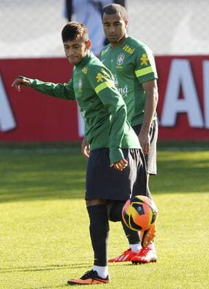 Neymar , Lucas - - Training Nationalmannschaft BRA - PORTO ALEGRE RS, Brasil 07 06 2013. x(134)xRodolfoxBuhrerx xLaxImagemx  (17003)