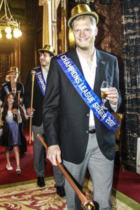 Deutschland, Hamburg, Rathaus Rathausmarkt, DKB Handball Bundesliga, Saison 2012 2013, HSV Handball feiert seinen Titel als VELUX EHF Champions League Sieger mit allen Hamburgern auf dem Rathausmarkt, Torwart Johannes Bitter (HSV)