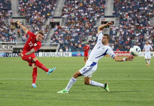 England s Connor Wickham fires in a shot - Israel U21 vs England U21 - UEFA U21 Championship 2013 - Teddy Stadium - Jerusalem - Israel - 11 06 2013 - Pic David Klein Sportimage EDITORIAL USE ONLY. No use with unauthorised audio, video, data, fixture lists, club league logos or live services. Online in-match use limited to 120 images, no video emulation. No use in betting, games or single club league player publications.