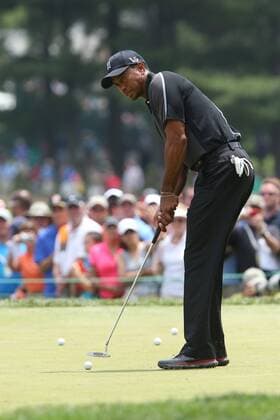 June 11 2013: Tiger Woods putts during tuesday s practice round at the 2013 U.S. Open hosted by Merion Golf Club in Ardmore, PA. GOLF: JUN 11 PGA Golf Herren - U.S. Open - Tuesday Practice Round Icon20325991 EDITORIAL USE ONLY
