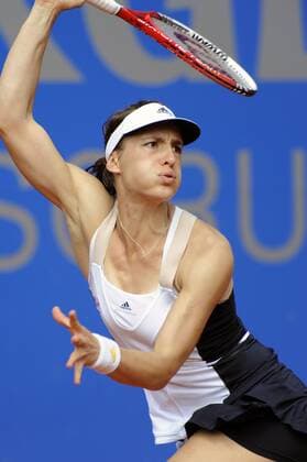 Andrea PETKOVIC (GER),Aktion,Einzelbild,angeschnittenes Einzelmotiv,Halbfigur,halbe Figur. Tennis,WTA Turnier in Nürnberg,am 12.06.2013.