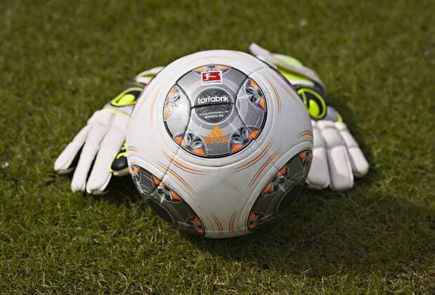 Düsseldorf, 14.06.2013, ESPRIT - ARENA Torfabrik: Offizieller Spielball der Bundesliga Fortuna Düsseldorf - Trainingsauftakt