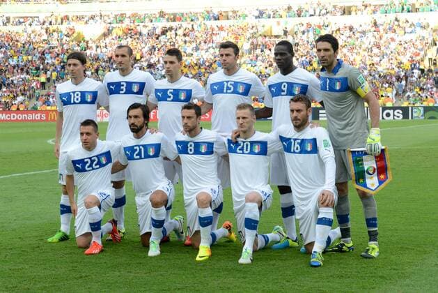 RIO DE JANEIRO, RJ - 16 06 2013: Team ITALY: (back row L-R): Riccardo Montolivo, Giorgio Chiellini, Mattia De Sciglio, Andrea Barzagli, Mario Balotelli, Gianluigi Buffon; (front row L-R): Emanuele Giaccherini, Andrea Pirlo, Claudio Marchisio, Ignazio Abate, Daniel De Rossi - Confed Cup - Maracana. ( x(11)xCelsoxPupox xFotoarenax (17126)