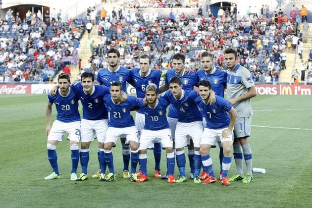 Mannschaftsbild ITA, hi.v.li.: Matteo Bianchetti, Luca Caldirola, Vasco Regini, Ciro Immobile, Francesco Bardi - Vorn: Fabio Borini, Giulio Donati, Fausto Rossi, Lorenzo Insigne, Marco Verratti, Alessandro Florenzi Final match of the U-21 European Cup - Italy national first team players. xCARLOSxBARAJASx 