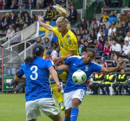 Stockholm, SWE - BRA - Bage BRA 3, Sofia Jakobsson SWE 10 - Francielle BRA 5 - KPkod 08002 