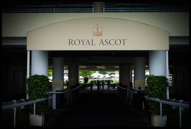 Royal Ascot Day 2-Racing Fans Ascot, United Kingdom Wednesday, 19th June 2013 Picture by Andrew Parsons i-Images AndrewxParsonsx xi-Images  IIM-0119-0038
