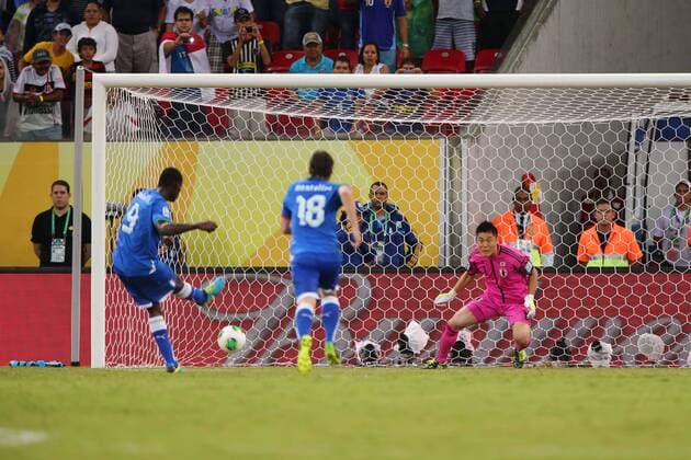 (L to R) Mario Balotelli, Riccardo Montolivo (ITA), Eiji Kawashima (JPN), June 19, 2013 - Football Soccer : FIFA Confederations Cup Brazil 2013, Group A match between Italy 4-3 Japan at Arena Pernambuco, Recife, Brazil. NoxThirdxPartyxSales  (jyfa083870)