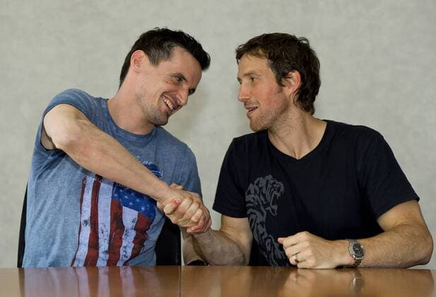 HBL Handball Bundesliga 05.06.2013 Torsten Jansen HSV entschuldigt sich bei Ivan NINCEVIC Füchse Berlin für sein schweres Foul beim Bundesliga Spiel HSV Hamburg geg Füchse Berlin am 21.05.2013 vlnr Ivan NINCEVIC Füchse Berlin Torsten JANSEN HSV Hamburg