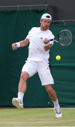 PROPAGANDA20130628 Tennis: Wimbledon Championship 2013, Jurgen Melzer (AUT) during the Gentlemen s Singles 3rd Round match on day five of the Wimbledon Lawn Tennis Championships at the All England Lawn Tennis and Croquet Club. (Hinweis: Verwendung nur in Deutschland, Österreich oder Schweiz - only Germany, Austria and Switzerland) xHOCHxZWEIx xPropagandax 