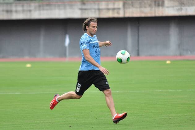 Diego Forlan (URU) Training Uruguay. SALVADOR BA 28 06 2013. ( x(2113)xMauroxAkinxNassorx xFotoax  (17437)
