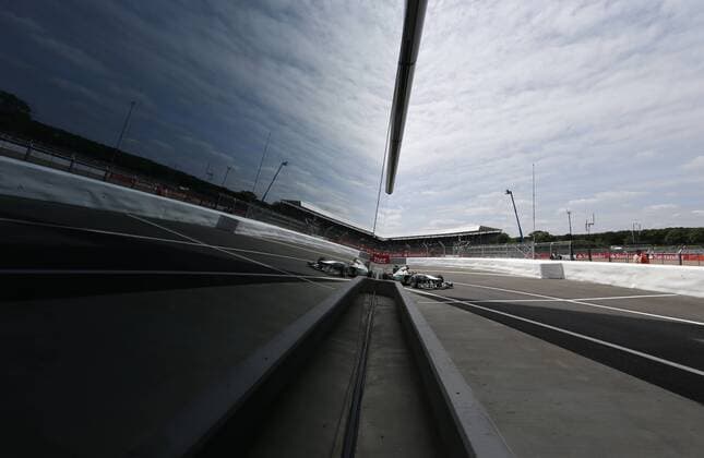 Motorsports: FIA Formula One World Championship 2013, Grand Prix of Great Britain, 10 Lewis Hamilton (GBR, Mercedes AMG Petronas F1 Team), xHOCHxZWEIx