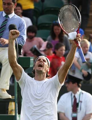 Wimbledon Championships 2013, AELTC,London, ITF Grand Slam Tennis Tournament, Tommy Haas (GER) jubelt nach seinem Sieg,Jubel,Emotion,Einzelbild Halbkoerper,Hochformat,