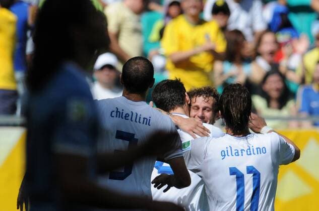 Italy s players celebrate scoring during the FIFA s Confederations Cup Brazil 2013 match for the third place against Uruguay in Salvador, Brazil, on June 30, 2013. Italy won 5-4. (Xinhua Nicolas Celaya) (itm) (SP)BRAZIL-SALVADOR-CONFEDERATIONS-URUGUAY VS ITALY 
