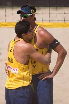 FIVB Beach Volleyball Weltmeisterschaft, Halbfinale 07.07.13, Lake Szelag, Stare Jablonki Jubel Alvaro Morais Filho (BRA), Ricardo Santos (BRA)