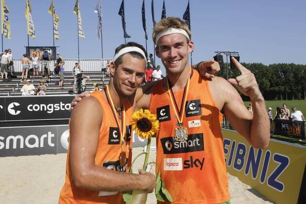 Beachvolleyball: smart beach tour Koeln 2013, Siegerteam Sebsatian Pruesener (Generali Unterhaching) und Alexander Walkenhorst (KMTV Eagles), xHOCHxZWEIx xThomasxVictorx