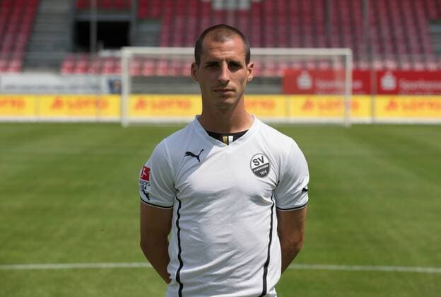 MANNSCHAFTSFOTO SV SANDHAUSEN 06.07.2013, SANDHAUSEN - Stefan Kulovits Offizieller Fototermin SV Sandhausen