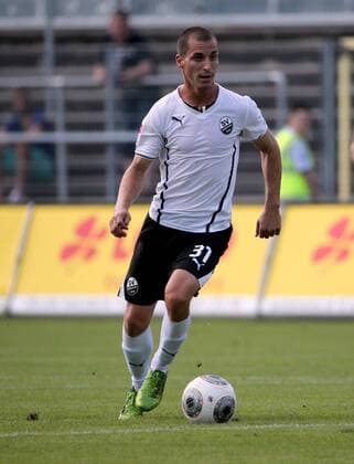 FUSSBALL 2. BUNDESLIGA, TESTSPIEL SV SANDHAUSEN - KARLSRUHER SC 1:1, 06.07.2013, SANDHAUSEN - Stefan KULOVITS (31, SV Sandhausen). SV Sandhausen - Karlsruher SC 06.07.2013