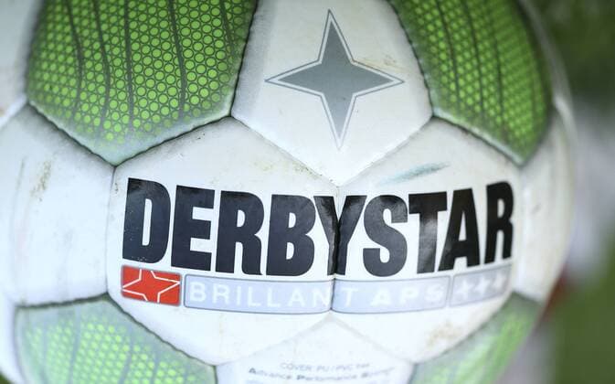 Derbystar-Ball Fussball Turnier Elbmarschen-Cup in Moorrege am Mo. 08.07.2013 MTV Hetlingen - TSV Heist
