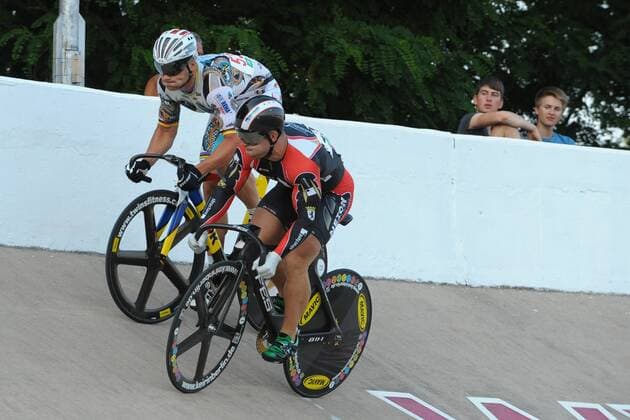 Deutsche Bahnrad-Meisterschaft 2013,10.-14.07.2013,Oberhausen-Rheinhausen Elite Männer Sprint, unten Deutscher Meister Robert Förstemann, SSV Gera 1990, oben: Maximilian Levy, Team Erdgas 2012, - ksp