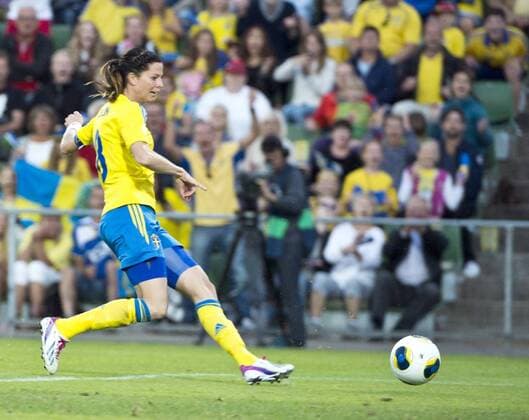 Sweden Halmstad 2013 07 16 UEFA Womens Euro 2013 Sweden(SWE) vs Italy(ITA) Lotta Schelin(SWE) 2-0 KP0300 