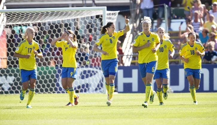 Sweden Halmstad Örjans vall UEFA Women s EURO 2013 QUARTERFINAL Sweden vs Iceland 4-0 Lotta Schelin Sweden Caroline Seger Sweden Kosovare Asllani Sweden Nilla Fischer Sweden Sofia Jakobsson Sweden Jessica Samuelsson Sweden KP0500001 