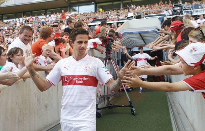 Stuttgart , Fußball VFB Stuttgart Saison-Opening Martin Harnik mit Fans