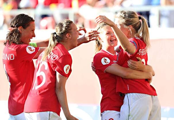 22.07.2013, Kalmar - UEFA Women s EURO 2013 - Norway vs Sweden - Ingvild Stensland Kristine Hegland Ada Stolsmo Hegergberg Ingvild Isaksen - 