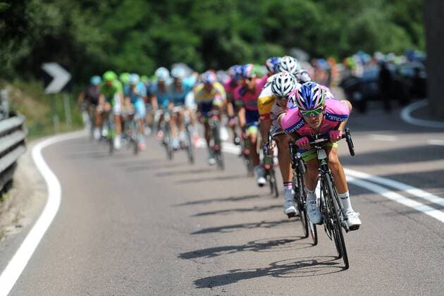Przemyslaw NIEMEC ( POL Lampre - Merida ) führt das Feld in einer Abfahrt an - Aktion - quer - Event: 70. Tour de Pologne - Tour of Poland - Polen Rundfahrt 2013 - 2.Etappe: Marilleva Vale di Sole nach Passo di Pordoi Val di Fassa 206.5 km - Location: Italien - Europa - Datum: 28.07.2013