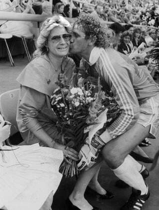 Torwart Jean Marie Pfaff (FC Bayern München) und seine Frau Carmen