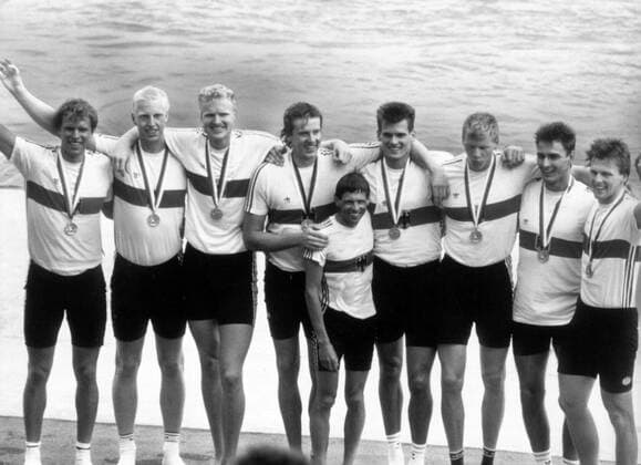 Deutschlandachter gewinnt die Goldmedaille bei den olympischen Sommerspielen 1988 in Seoul mit Steuermann Manfred Klein, Thomas Möllenkamp, Matthias Mellinghaus, Armin Eichholz, Eckhardt Schultz, Ansgar Wessling, Wolfgang Maennig, Bahne Rabe und Thomas Domian