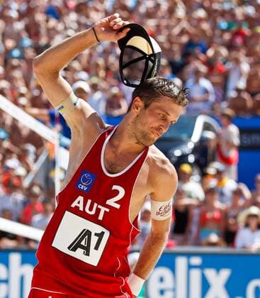 BEACHVOLLEYBALL - CEV EM 2013 KLAGENFURT,AUSTRIA,03.AUG.13 - DIVERS, BEACHVOLLEYBALL - CEV Europameisterschaft, Herren. Bild zeigt Robin Seidl (AUT). 